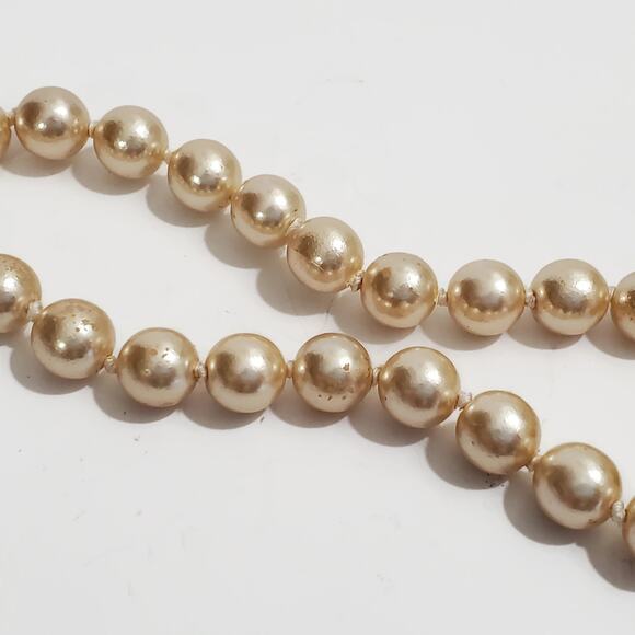 Vintage Nolan Miller Champagne Faux Pearl Necklace With Screw Clasp - Picture 4 of 5